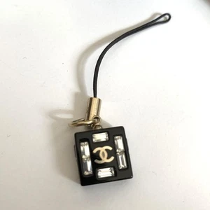 Chanel Coco Charm Llavero Estrás 7,5 cm con Caja y Bolsa Logo - Imagen 1 de 6