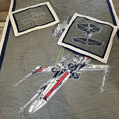 Paquete de 3 piezas de ropa de cama doble Pottery Barn Kids Star Wars cubierta acolchada 2 fundas Foto 1 de 4