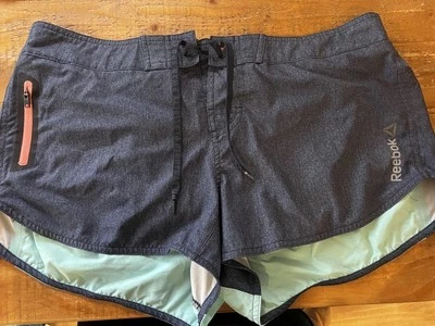 Pantalones cortos deportivos Reebok para niñas talla L Foto 1 de 4