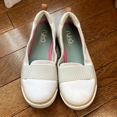Mocasín Ryka Opal para mujer 7 calce envolvente blanco sin cordones de lona zapatos planos informales Foto 1 de 4