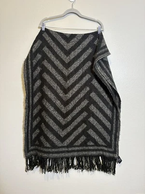 H&M Negro Gris Chevron Flecos Bufanda Oscura Academia Invierno Acogedor Viaje Trabajo 28x 68 Foto 1 de 4