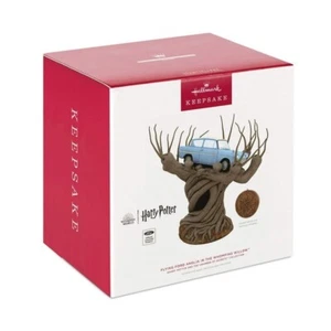 Hallmark 2024 Harry Potter Flying Ford Anglia in The Whomping Willow Tree Topper - Bild 1 von 4