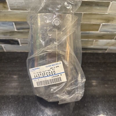 Extensión de tubo de escape personalizada original Subaru 44370FC000 Foto 1 de 4