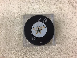 Autographed Brendan Morrow #10 SIGNED Dallas Stars PUCK NHL - Picture 1 of 9