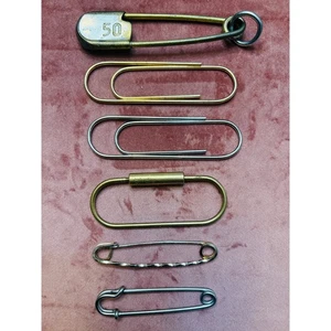 Set mit 6 großen Büroklammern Sicherheitsnadeln Schlüsselanhänger die meisten sind Vintage aus Nachlassverkauf - Bild 1 von 5