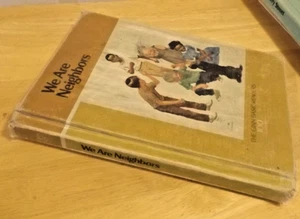 Ginn Basic Readers 100 Edition Vtg 1966 We are Neighbors Early Reader Textbook - Foto 1 di 9