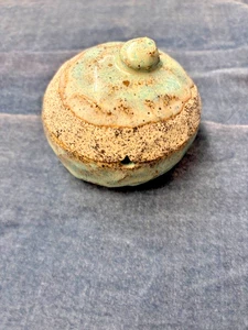 Kleine Keramik Schale mit Deckel - Bild 1 von 6