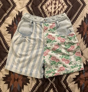 Vintage 90s Nuovo Women’s High Waist Denim Shorts Flower Stripe Print Mom Sz 11 - Picture 1 of 14
