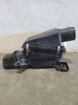 2010-2013 丰田苔原 8 气缸空气净化器进气过滤器盒组件 — 第 1/3 张图片