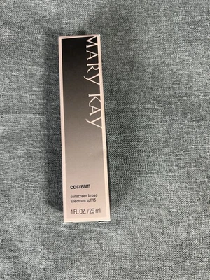 Protector solar Mary Kay CC Cream amplio espectro en sombra profunda. Exp 9/19 Foto 1 de 3