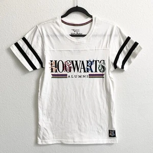 Women's Harry Potter “Hogwarts Alumni” Short Sleeve Graphic Tee Shirt Sz XS NWT - Picture 1 of 7