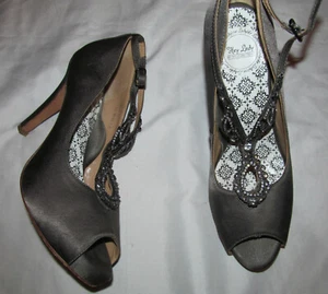 HEY LADY LEUNG TWINS gray pewter satin peep toe T STRAP jeweled pumps shoes 38 - Picture 1 of 7