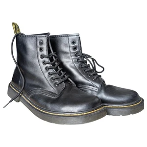 Dr Martens Ankle Boots Women's 8 Lace Up Combat Boots Black Classic Docs 1460 - Picture 1 of 9