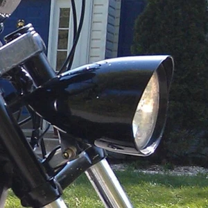 Faro delantero con visera de bala Tri 5,75" para Harley Chopper Bobber Custom Softail - Imagen 1 de 12