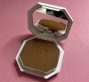 Fenty Beauty Pro Filt'r Soft Matte Powder Foundation ~ Shade 445 ~ 0.32 oz ~ NIB - Picture 1 of 9