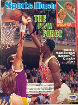 Hakeem Olajuwon Signed Sports Illustrated PSA/DNA HOF Houston Rockets H04203 - Image 1 of 4
