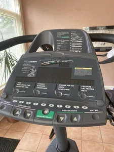 Precor EFX 546i Experience Rear Drive Elliptical Cross Trainer - Picture 1 of 4
