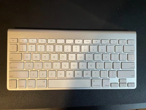 Apple Magic Keyboard A1314 BlueTooth Wireless USED - Picture 1 of 6