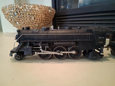 LIONEL PRE-WAR # 224E 2-6-2 LOCOMOTIVE  WITH TENDER RUNS LIKE A CHAMP (TESTED)  - Image 1 of 4