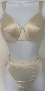 Beautiful Cream 32D/ Small Set ❤️ VICTORIA’S SECRET Second Skin Satin - Picture 1 of 19