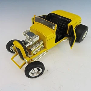ERTL American Muscle 1932 Ford Deuce Street Rod amarillo 1:24 diecast V8 - Imagen 1 de 7