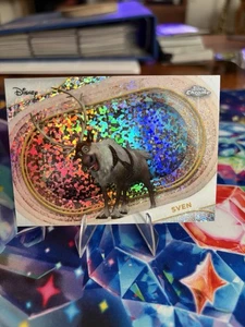 Sven 2025 Topps Cromo Disney Frozen Mini-Diamantes Refractor #112 - Imagen 1 de 2