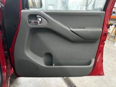 FRONTIER  2011 Front Door Trim Panel 1006210 - Изображение 1 из 4