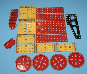 VTG 1950's AC Gilbert Erector Set Misc Lot of 25 Base Plates Yellow Red - Picture 1 of 1