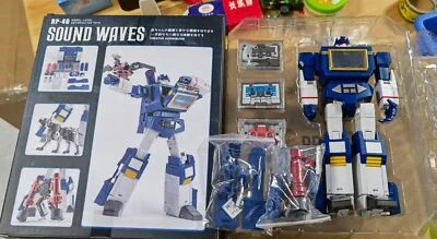 New Transforms RP-46 Soundwave & 3 tapes set Robot Figure Toy In Stock - Bild 1 von 4