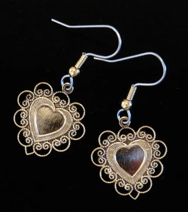 Heart Earrings Lacy Valentine 24 Karat Gold Plate Detailed - Picture 1 of 5