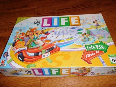 The Game of Life 100% COMPLETE Milton Bradley 2007  SPIN TO WIN  #04000 - Image 1 of 4