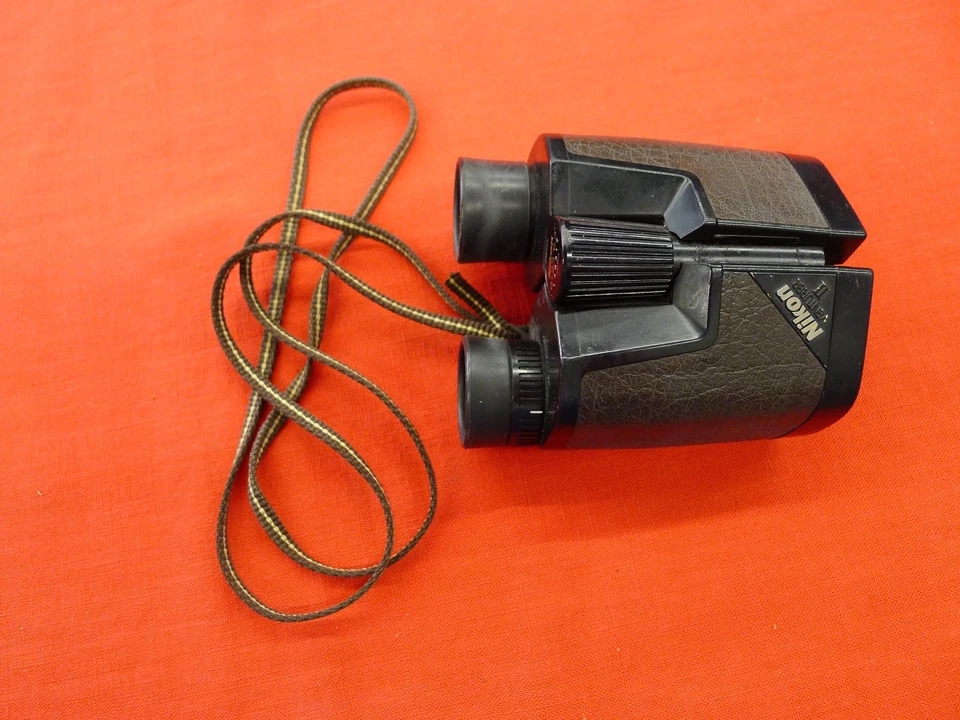 Nikon Venturer II Binoculars with 8X23 6.3 Degree - Image 1 of 4