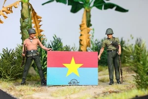 (Pre-Order) US Soldiers catching VietCong flag Vietnam war 1:35 Pro Built Model - Picture 1 of 2