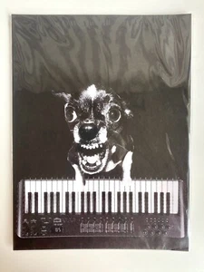 Jason Laurits Siebdruckkünstler schwarzer Druck Hund Klavier spielen Brooklyn New York - Bild 1 von 3