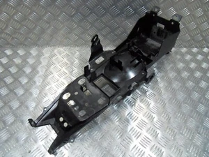 Panel de carenado de bandeja trasera original Yamaha MT03/YZF R3 2015 a 2023 - Imagen 1 de 16