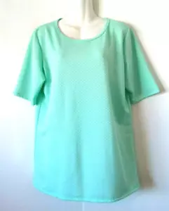 NEW NWOT WOMEN'S LULAROE SOLID GREEN SHORT SLEEVE TEXTURED TOP SIZE 3XL - Picture 1 of 3