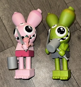 Dalek Space Monkeys Pink & Green Kid Roboter Vinyl Figuren - Bild 1 von 9