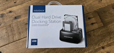 INSIGNIA Dual Hard Drive Docking Station. NS-PCHDEDS19. 2.5/3.5 SATA. USB 3.0 - Image 1 of 3