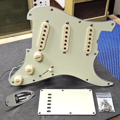 Golpeador Fender Vintera Road 2021 usado años 60 Strat cargado - Guitarra Stratocaster Foto 1 de 4