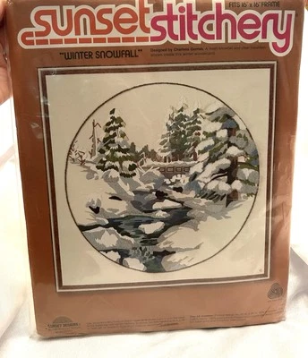 Invierno Snowfall Sunset Stitchery #2474 Charlene Gerrish Vintage Nuevo en Paquete 1978 Lana Foto 1 de 4