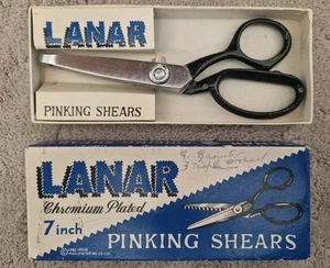 Lanar pinking shears in their original box. Pinking shears - Picture 1 of 1