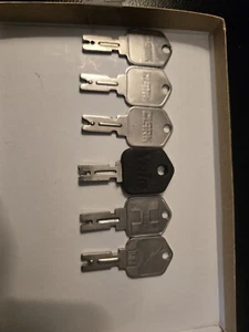 Yale, Hyster, Clark ,Pollak ,Crown are Universal Forklift Ignition Keys $5 each - Picture 1 of 7