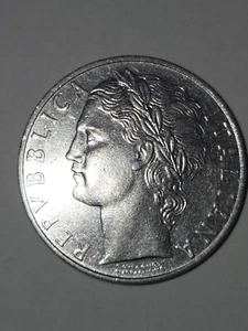 100 Coin Uncirculaed Republica Italiana 1975 L.100 Letter R on reverse - Picture 1 of 3
