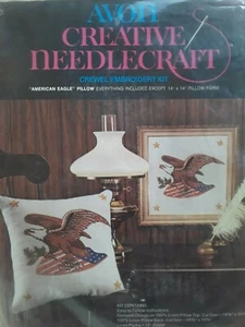 Avon American Eagle & Shield Vtg Crewel Embroidery Kit Wool Yarn Frame or Pillow - Picture 1 of 8