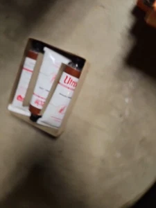 Utrecht English Red Light Opaque Oil Paint. 3 Tubes. 37cc. NOS. VINTAGE. - Picture 1 of 3