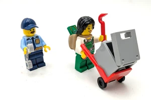 LEGO City 2 x Minifigures Woman Criminal & Policeman from set 60142 - Picture 1 of 1