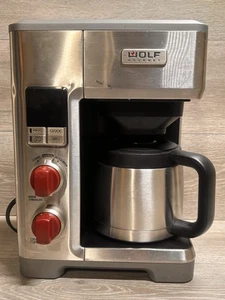 Caffettiera WOLF Gourmet WGCM100S - COSÌ COM'È - NON TESTATA - SENZA SERBATOIO ACQUA - SENZA FILTRO - Foto 1 di 24