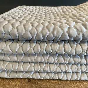 Sie wählen WEST ELM Lexington Polyester Satin gesteppt Standard King Euro Schein grau - Bild 1 von 20