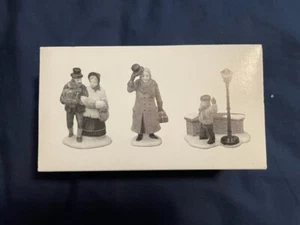 DEPT 56#5588-3 A Christmas Carol Morning Heritage Village Accessoire-Set of 3 MIB - Bild 1 von 4