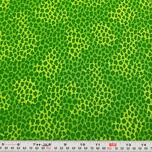 Vintage 2005 Fabric Traditions Green Leopard Print Cotton Remnant 16" x 41" - Picture 1 of 2